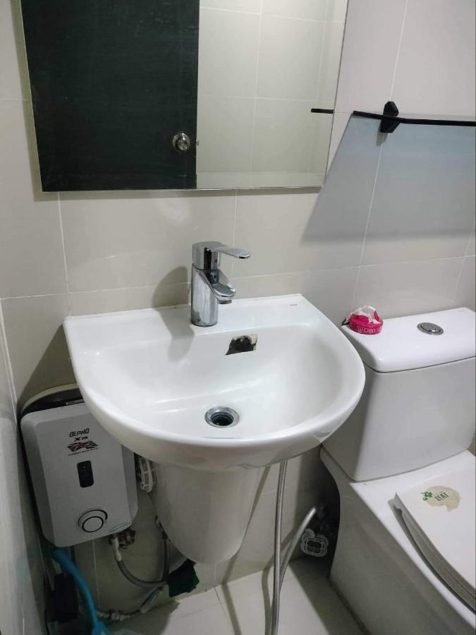 Cubao Manhattanheights Unit 7Ef Tower B, 1Br Manila Esterno foto